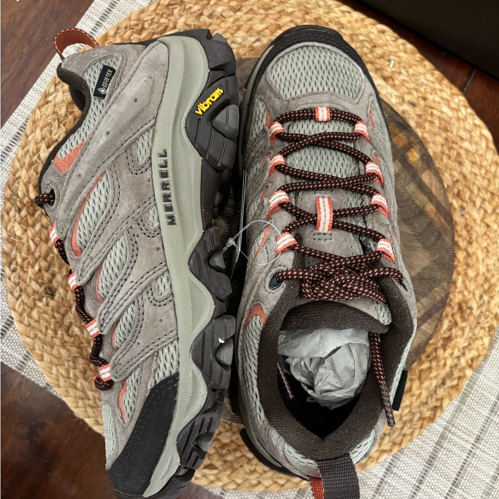 Merrell Hiking shoe size women’s size 7 Brand New - Picture 2 of 11